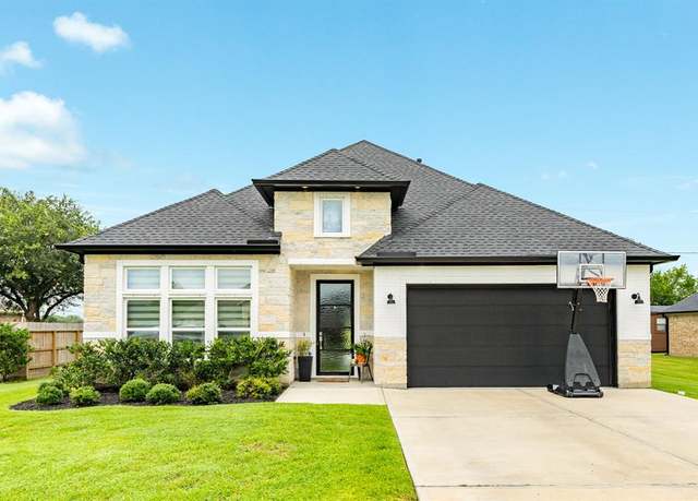 Property at 9715 Highland Pointe Dr, Needville, TX 77461, 3 beds, 2.5 baths
