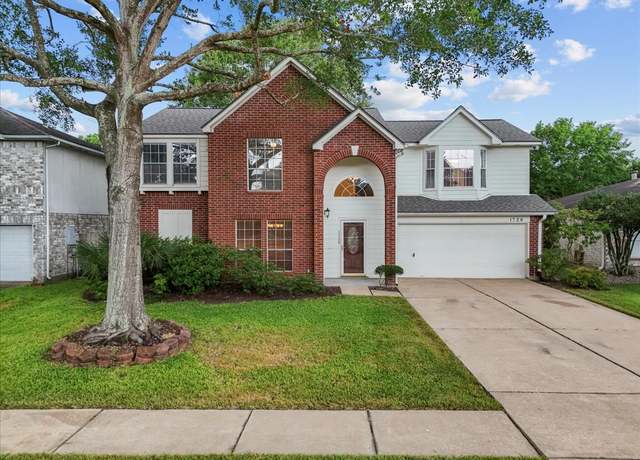Property at 1726 Kemah Oaks Dr, Kemah, TX 77565, 4 beds, 2.5 baths