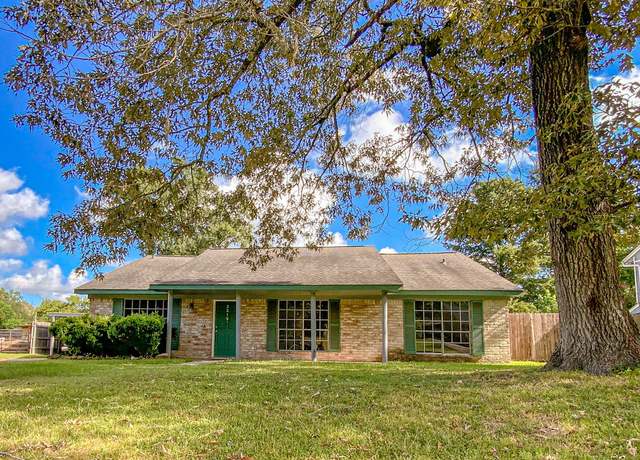 Property at 2519 River Rdg, Conroe, TX 77385, 4 beds, 2 baths