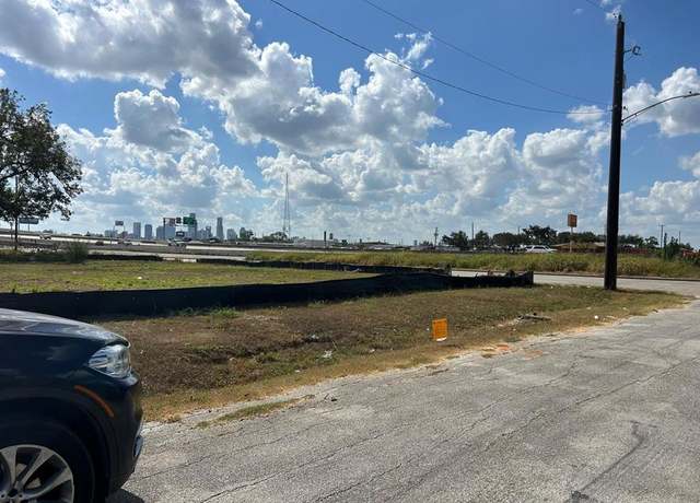 Property at 2910 Christie St, Houston, TX 77026