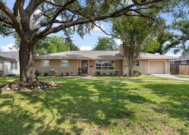 Property at 4602 Randwick Dr, Houston, TX 77092, 3 beds, 3 baths