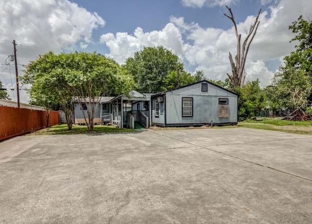 Property at 1028 N Victory Dr, Houston, TX 77088, 3 beds, 2 baths