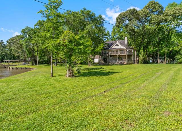 Property at 416 Island Dr, Livingston, TX 77351, 4 beds, 3 baths