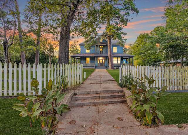 Property at 1104 E Houston Ave, Crockett, TX 75835, 6 beds, 3.5 baths