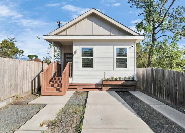 Property at 411 E 37th St, Houston, TX 77018, 3 beds, 2 baths