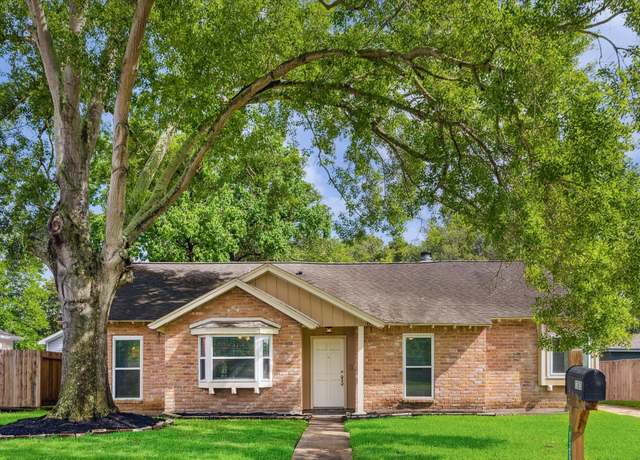 Property at 13603 Woodchester Dr, Sugar Land, TX 77498, 3 beds, 2 baths