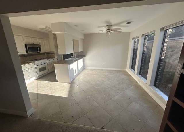 Property at 12 Windsor Ct, Lufkin, TX 75901, 3 beds, 2 baths