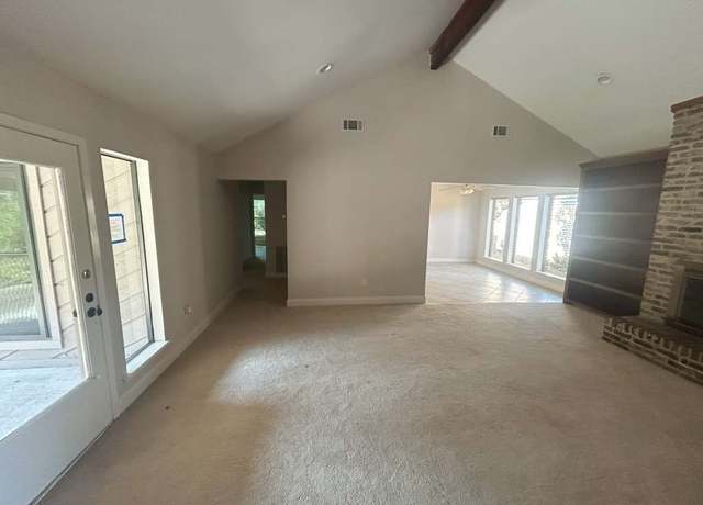 Property at 12 Windsor Ct, Lufkin, TX 75901, 3 beds, 2 baths