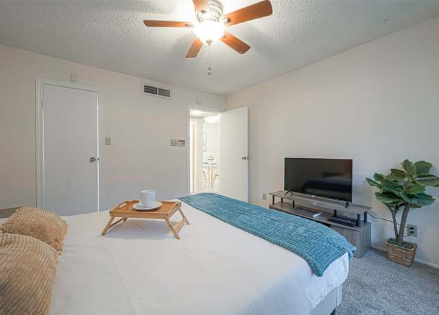 Property at 7900 N Stadium Dr #126, Houston, TX 77030, 1 bed, 1 bath