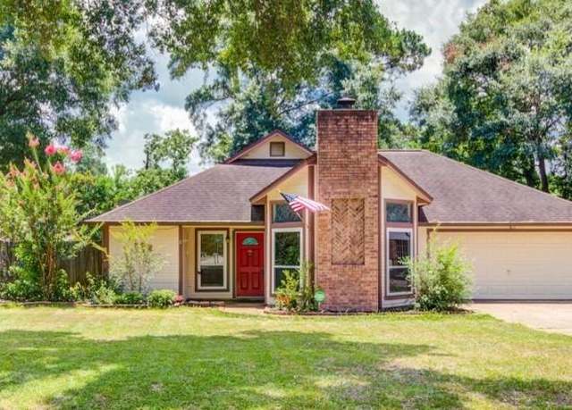 Property at 102 Tupelo Ln, Conroe, TX 77304, 3 beds, 2 baths