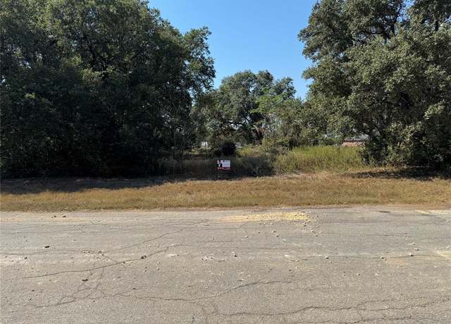 Property at 2100 Rice St, Hempstead, TX 77445