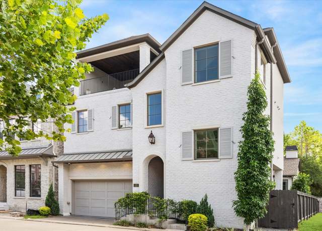 Property at 121 Memorial Parkview Dr, Houston, TX 77024, 3 beds, 4 baths