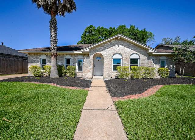 Property at 13722 Woodchester Dr, Sugar Land, TX 77498, 3 beds, 2 baths