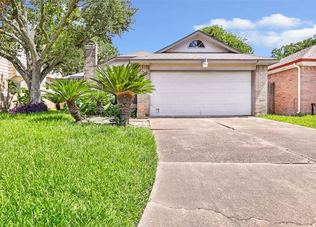 Property at 13106 Hollowcreek Park Dr, Houston, TX 77082, 3 beds, 2 baths