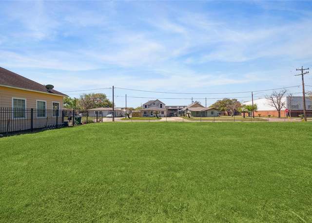 Property at 1203 Spooner St, Pasadena, TX 77506