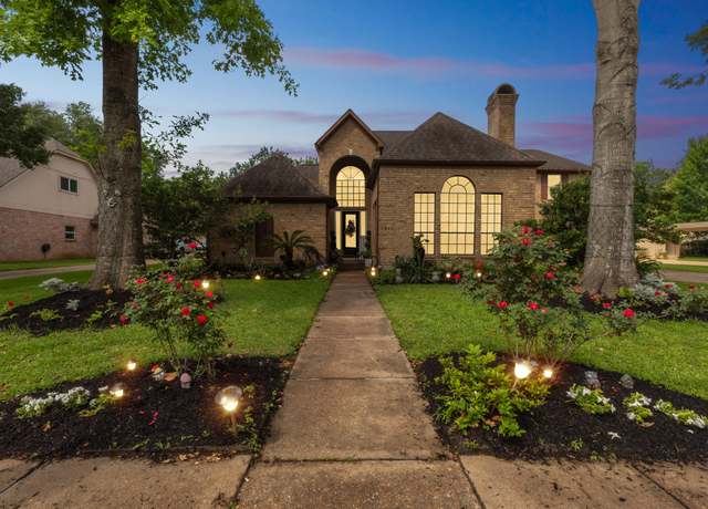 Property at 1811 Copperwood Ln, Richmond, TX 77406, 4 beds, 3.5 baths