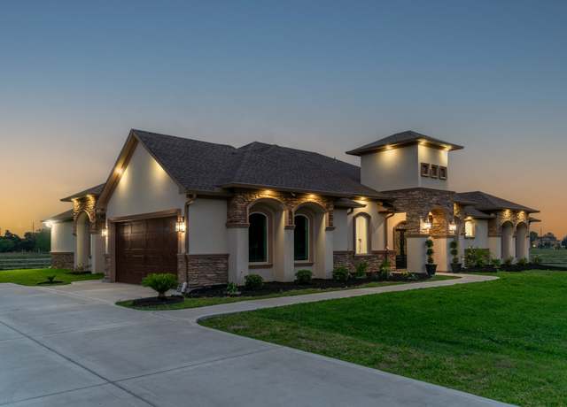 Property at 8801 County Road 79, Rosharon, TX 77583, 4 beds, 3.5 baths