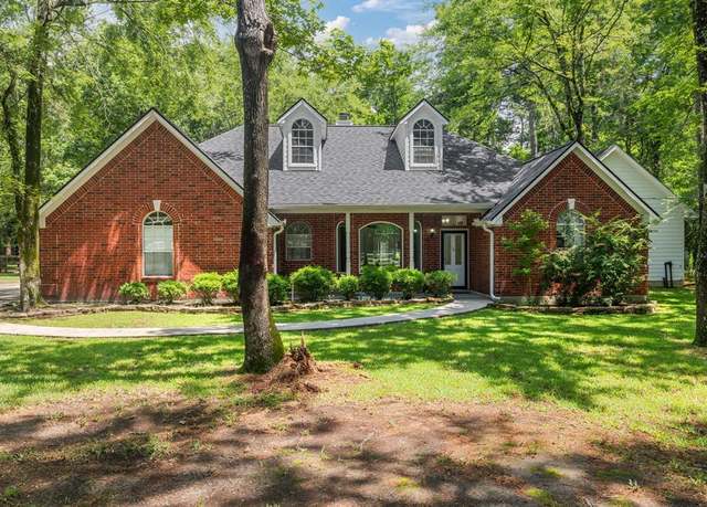 Property at 19 Timber Ln, Conroe, TX 77384, 3 beds, 3 baths