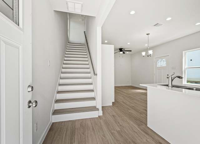 Property at 8929 Caddo Rd, Houston, TX 77078, 3 beds, 3 baths