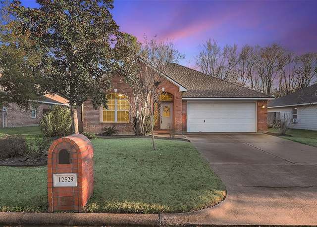 Property at 12529 Dover Dr, Montgomery, TX 77356, 3 beds, 2 baths