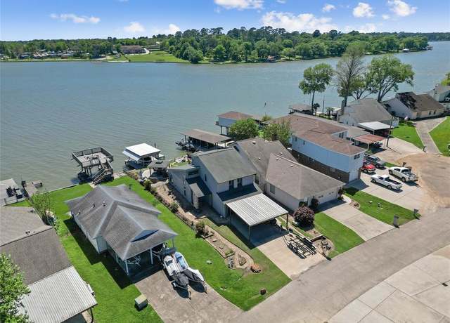 Property at 12862 Point Dr, Willis, TX 77318, 3 beds, 2.5 baths