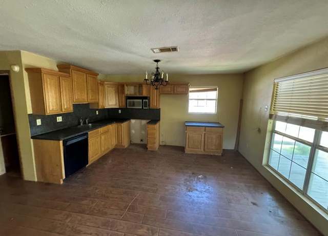 Property at 7894 Alice St, Orange, TX 77632, 2 beds, 1 bath