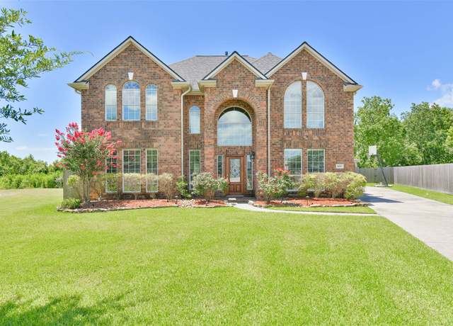 Property at 8003 Dogwood Ct, Baytown, TX 77523, 4 beds, 3.5 baths