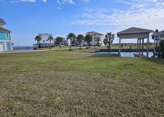 Property at 15 Half Moon, Hitchcock, TX 77563