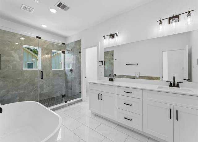 Property at 869 Mansfield St Unit E, Houston, TX 77091, 3 beds, 2.5 baths