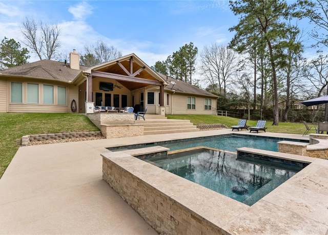 Property at 15525 Queen Elizabeth Ct, Montgomery, TX 77316, 5 beds, 4 baths