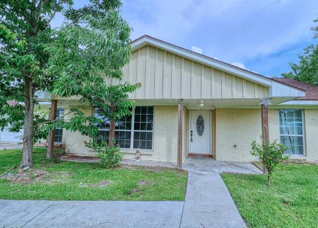 Property at 511 S Burnett Dr, Baytown, TX 77520, 3 beds, 2 baths