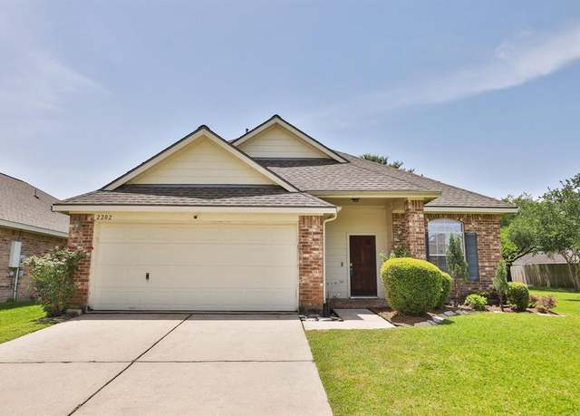 Property at 2202 Sugar Hill Dr, Deer Park, TX 77536, 4 beds, 3.5 baths