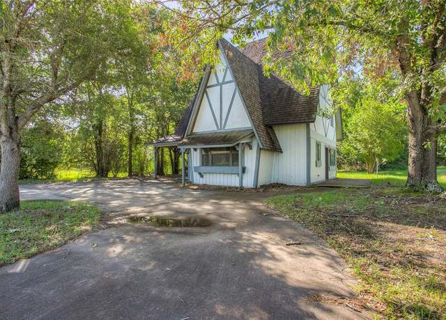 Property at 60 Westwood Dr E, Trinity, TX 75862, 3 beds, 2 baths