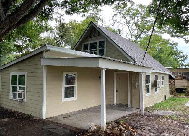Property at 4743 6th St, Bacliff, TX 77518, 2 beds, 1 bath