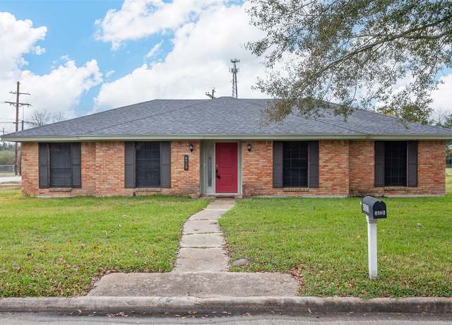 Property at 4303 Memorial Dr, Orange, TX 77632, 3 beds, 2 baths