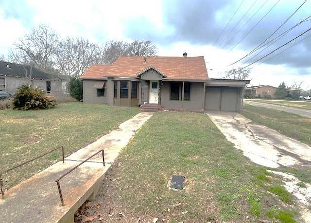 Property at 1200 Avenue A, Bay City, TX 77414, 3 beds, 2 baths