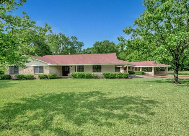 Property at 4449 Benton Rd, Lufkin, TX 75901, 4 beds, 3 baths