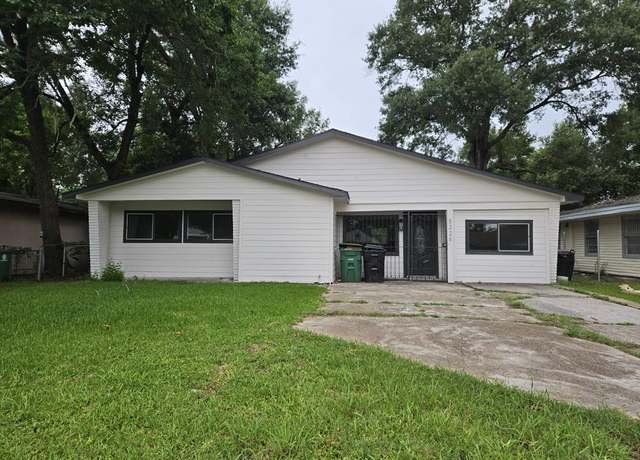 Property at 5326 Dewberry St, Houston, TX 77021, 4 beds, 2 baths