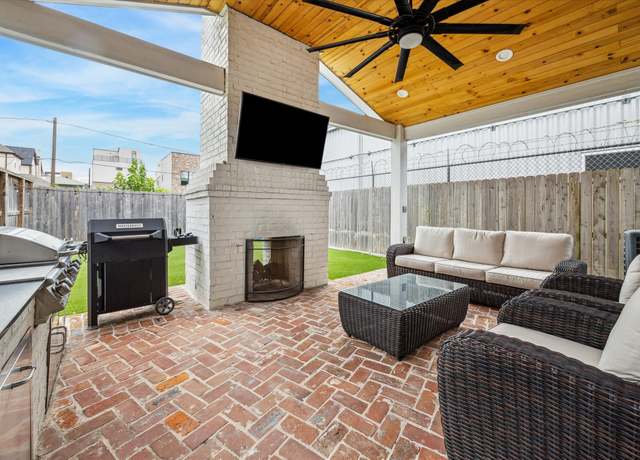 Property at 1212 Bingham St, Houston, TX 77007, 3 beds, 2.5 baths