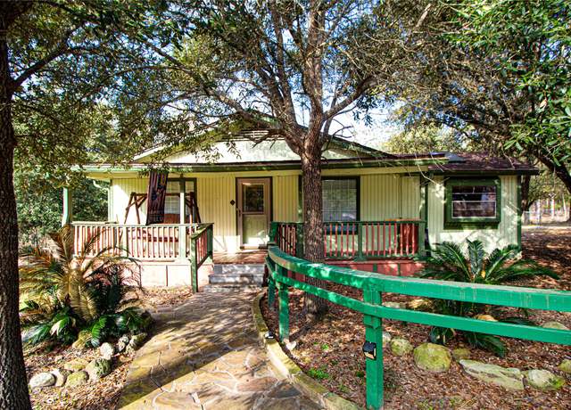 Property at 208 Gardenia St, Onalaska, TX 77360, 3 beds, 2 baths