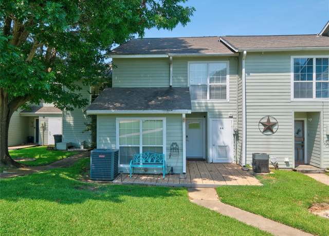 Property at 100 Edgewater Dr #44, Livingston, TX 77351, 3 beds, 2 baths