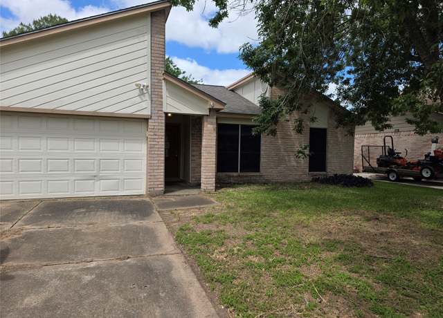 Property at 125 Trail Ride Rd, Angleton, TX 77515, 3 beds, 2 baths