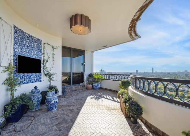 Property at 2121 Kirby Dr Unit 21NW, Houston, TX 77019, 3 beds, 3.5 baths