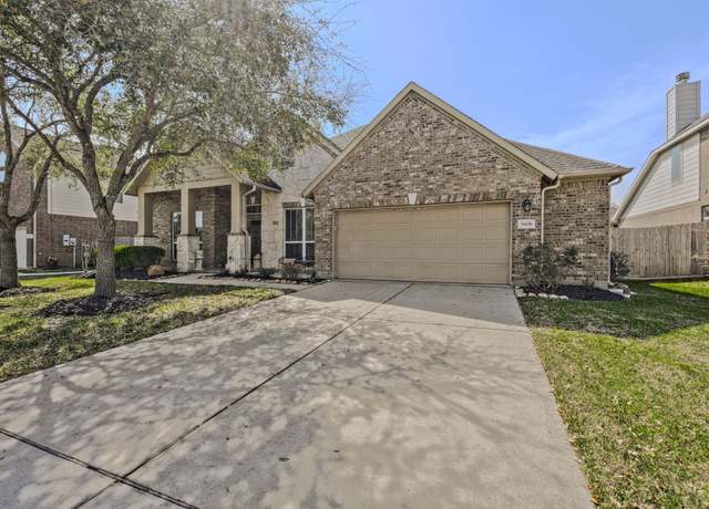 Property at 3608 Barrington Ct, Pearland, TX 77584, 3 beds, 2.5 baths