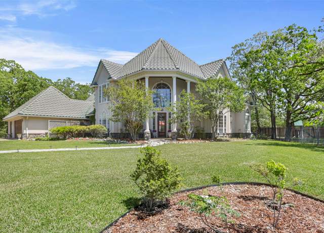 Property at 4304 Newcastle Ct, Bryan, TX 77802, 5 beds, 3.5 baths