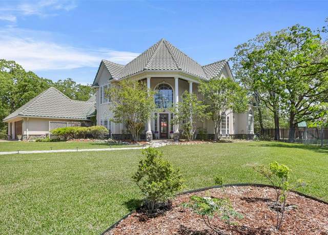 Property at 4304 Newcastle Ct, Bryan, TX 77802, 5 beds, 3.5 baths