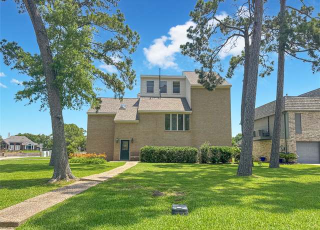 Property at 3203 Bayou Dr, La Porte, TX 77571, 4 beds, 2.5 baths
