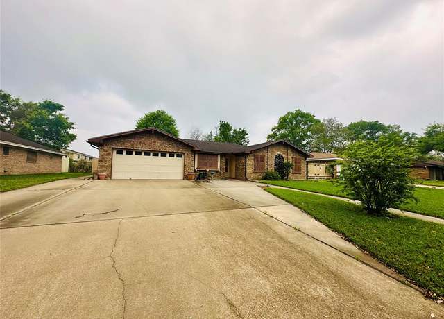 Property at 5965 Chisholm Trl, Beaumont, TX 77708, 3 beds, 2 baths