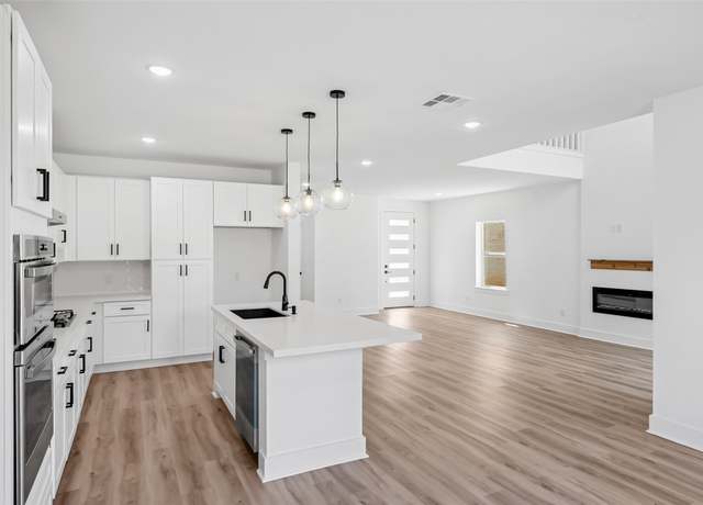 Property at 23 Presidio Rd, Montgomery, TX 77356, 3 beds, 3 baths