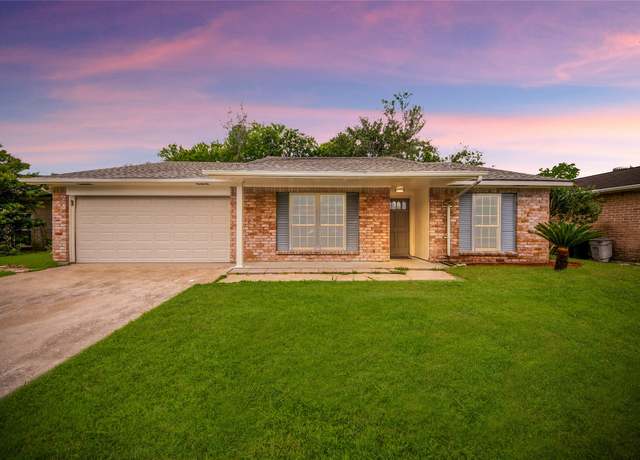 Property at 10511 Spanish Grant Dr, Sugar Land, TX 77498, 3 beds, 2 baths